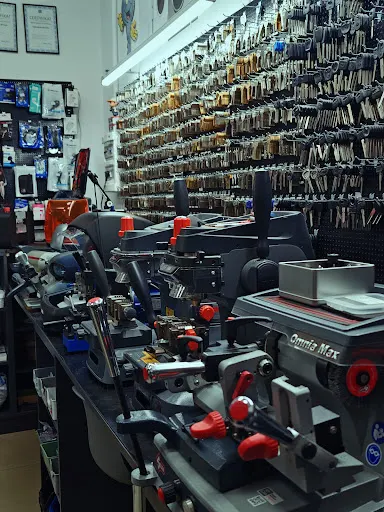 UNLOCK - Awaryjne otwieranie aut i mieszkań